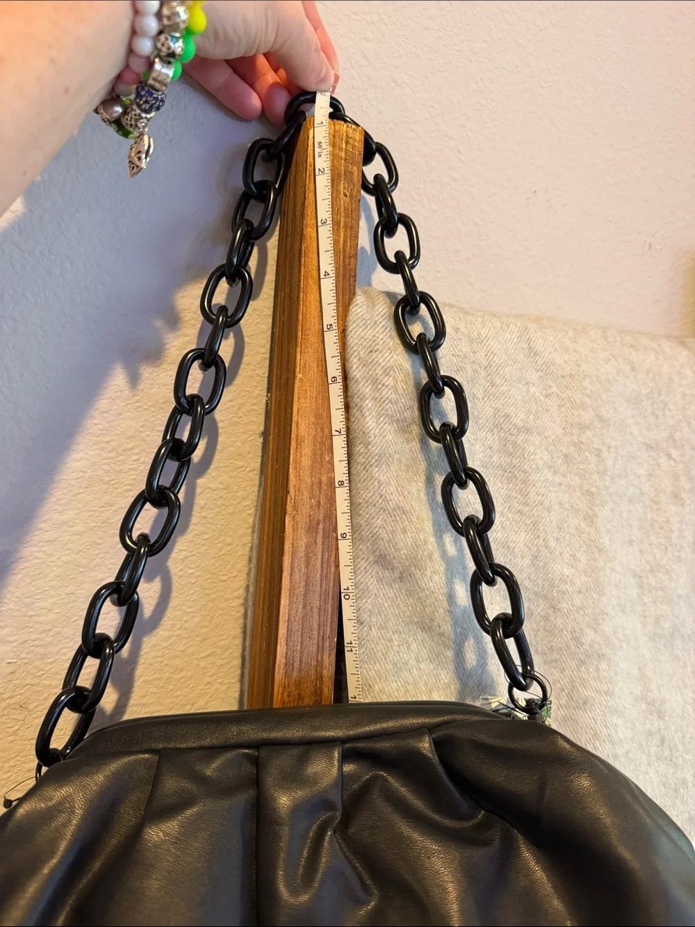 Badgley Mischka Black Shoulder Bag with Chain Strap - Picture 7 of 11